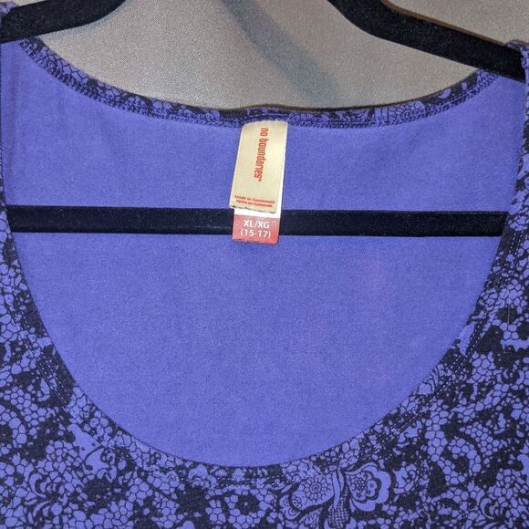 Purple and lace blouse - Picture 2 of 4